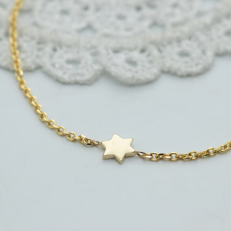 Delicate Magen David Charm Bracelet