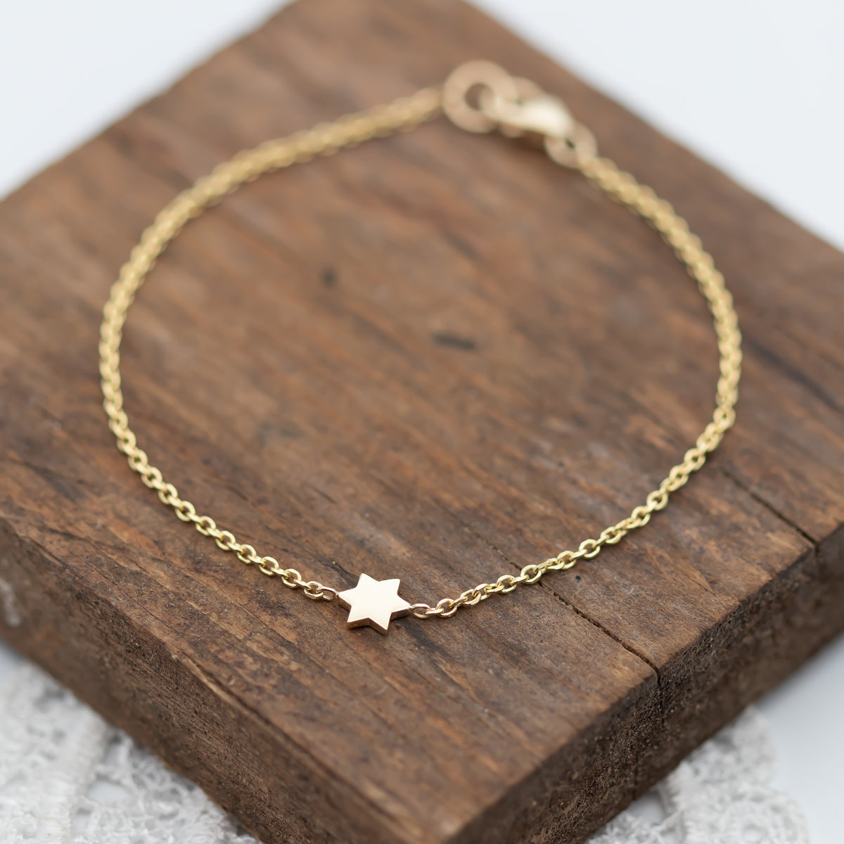 Delicate Magen David Charm Bracelet