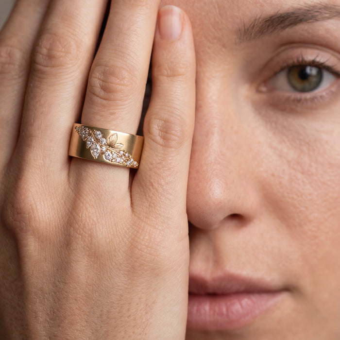 Radiant Vine Diamond Band