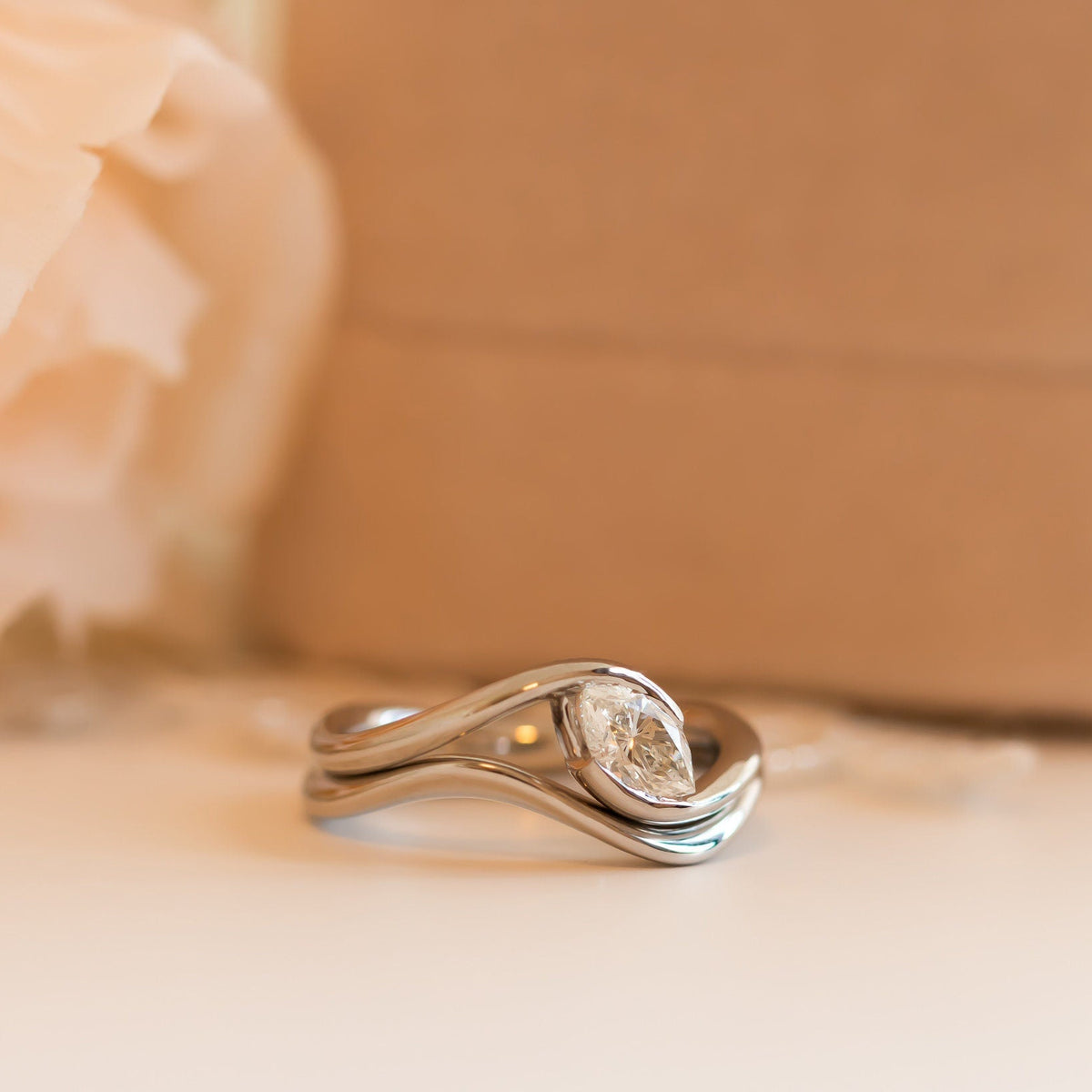 Curved Marquise cut Diamond Ring set, marquise diamod wedding ring set, diamond bridal ring set| Ray of Light 