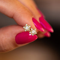 Diamond_flower_stud_earrings