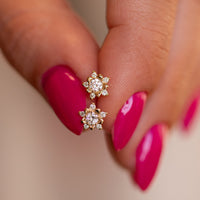 Diamond_flower_stud_earrings