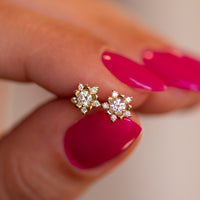 Diamond_flower_stud_earrings