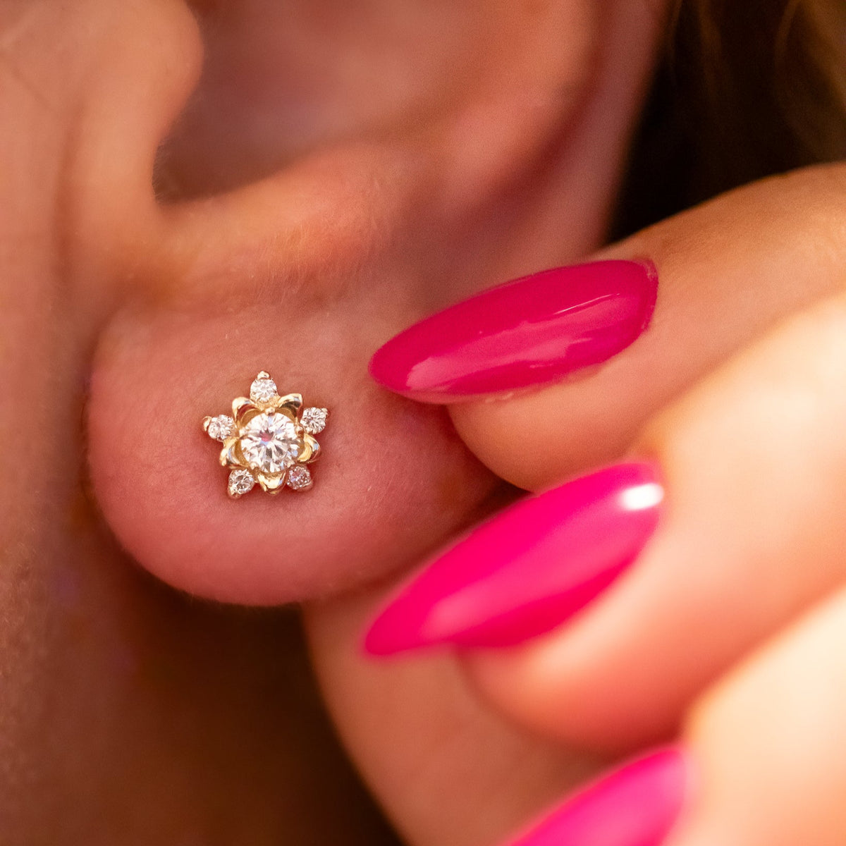Diamond_flower_stud_earrings