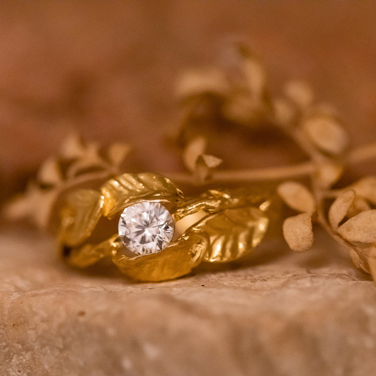Leaf and twig diamond engagement ring, leaves engagement ring with 0.50ct diamond
טבעת יהלום עלים וענף 