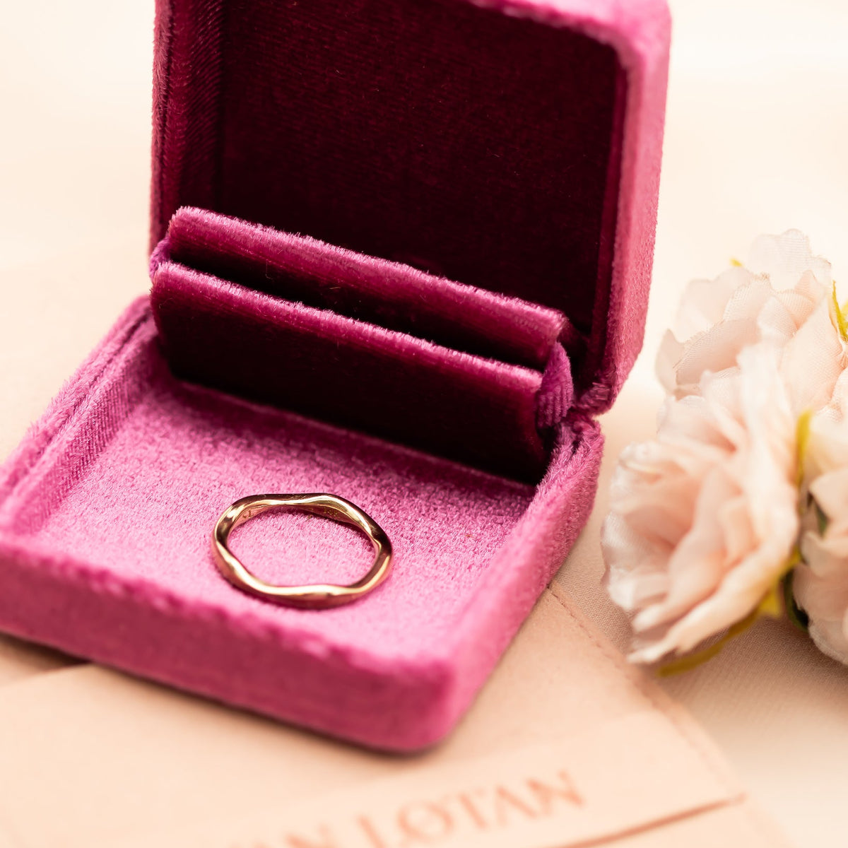 Unique Mobius Wedding Band