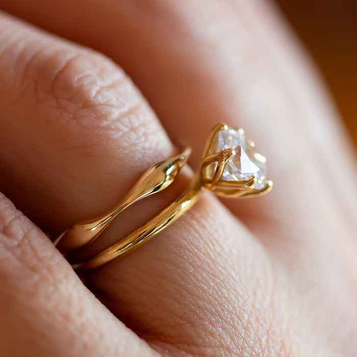 Unique Mobius Wedding Band