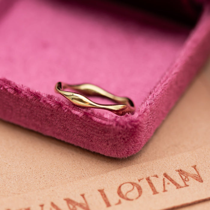 Unique Mobius Wedding Band