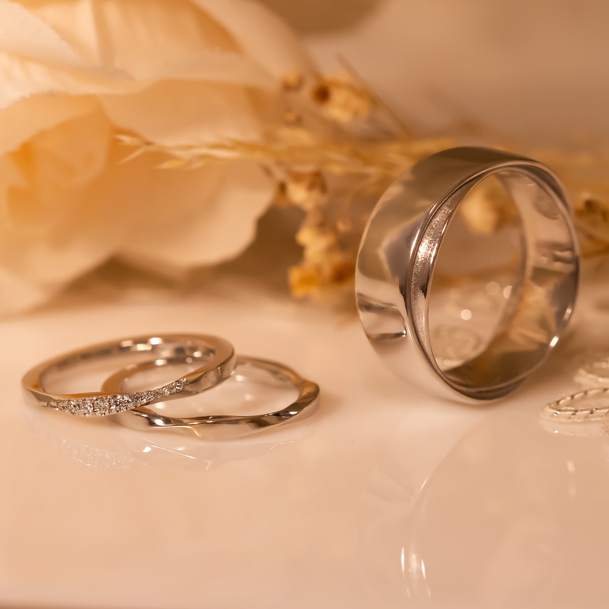 Mobius infinity wide wedding ring set in 14k or 18k gold