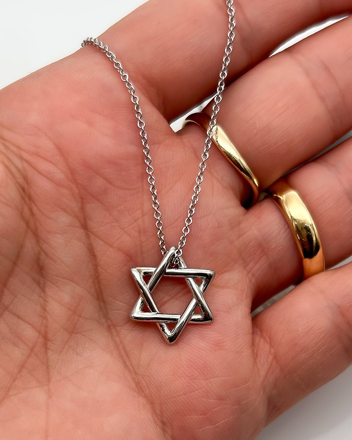 Rounded star of David necklace for men