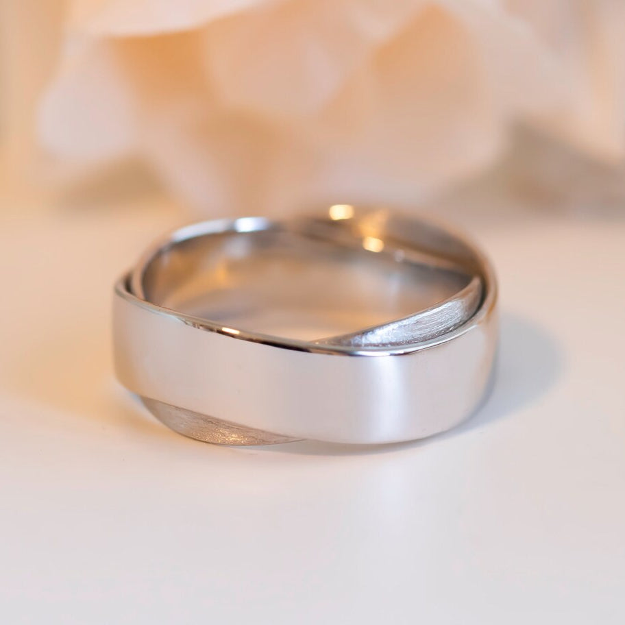 Mobius infinity wide wedding ring set in 14k or 18k gold