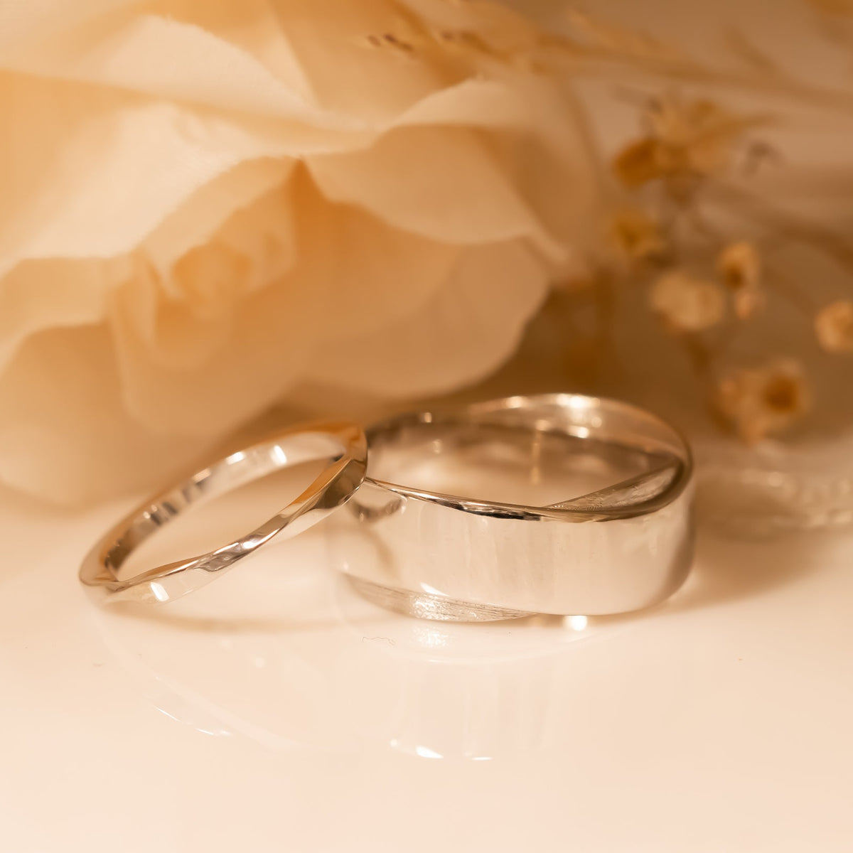 Mobius infinity wide wedding ring set in 14k or 18k gold