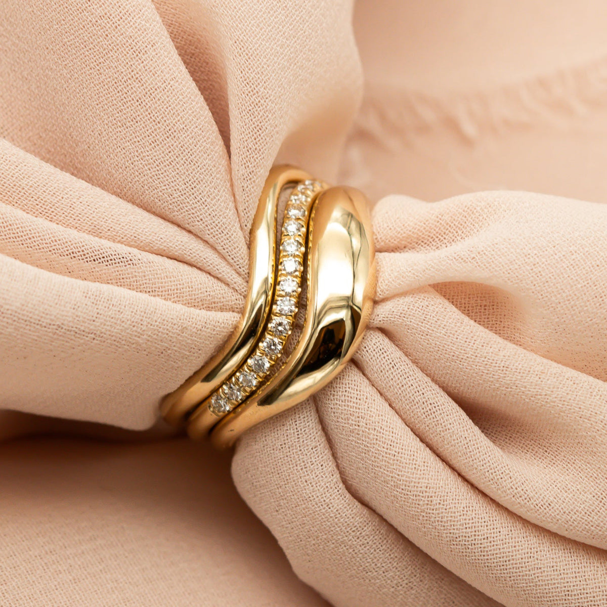 Wave diamond ring set, yellow gold wedding ring set, diamond bridal ring set