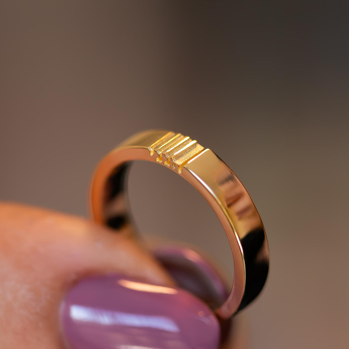 HINENI Ring - Hebrew Here I Am Ring, Solid 14K Gold Hineni / הנני word Ring Band, Hebrew Ring, Jewish Wedding Gift, Symbolic Ring.
14k gold Hineni ring engraved with הנני – a minimalist, meaningful Hebrew ring symbolizing presence, faith, and love. Handmade Jewish jewelry.