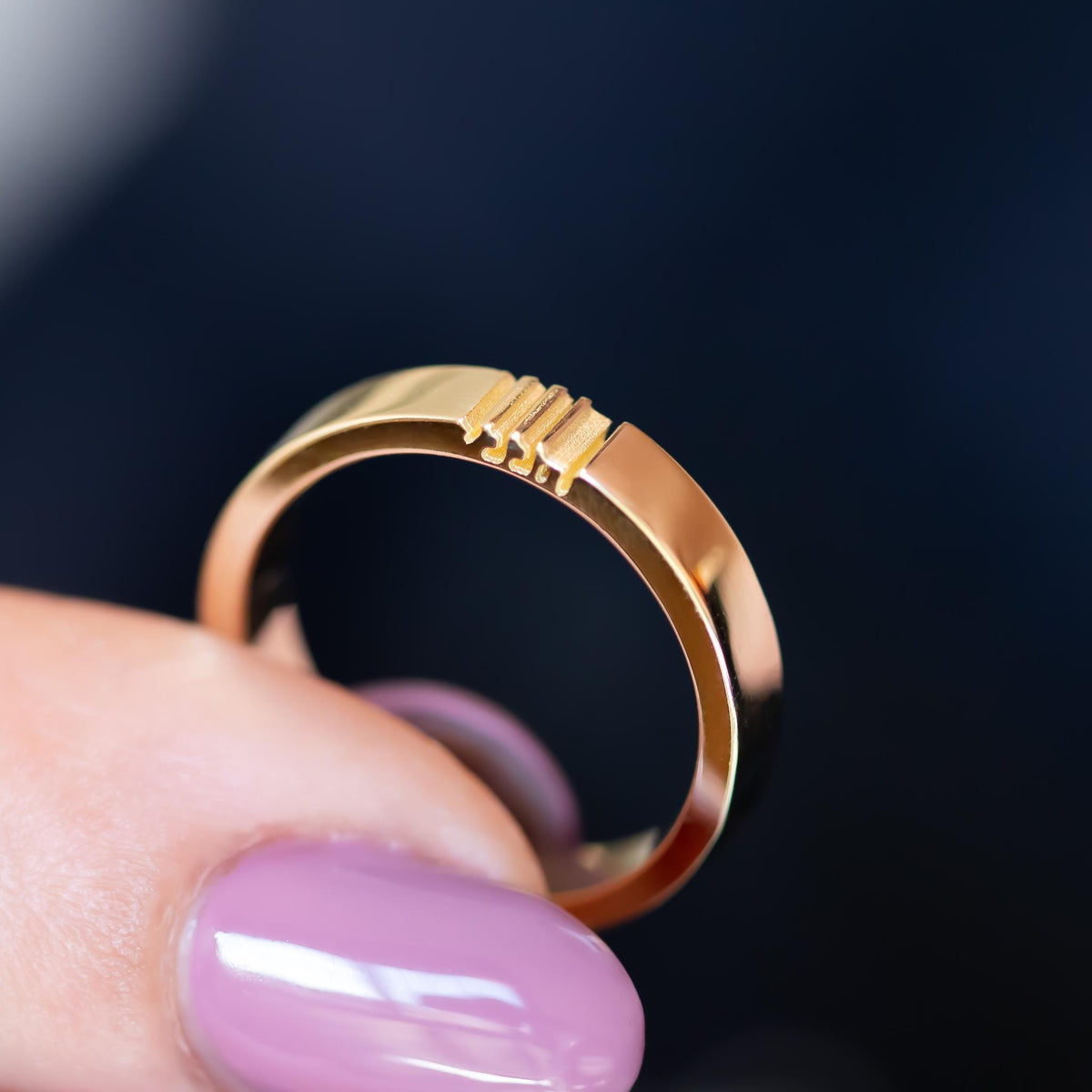 HINENI Ring - Hebrew Here I Am Ring, Solid 14K Gold Hineni / הנני word Ring Band, Hebrew Ring, Jewish Wedding Gift, Symbolic Ring.
14k gold Hineni ring engraved with הנני – a minimalist, meaningful Hebrew ring symbolizing presence, faith, and love. Handmade Jewish jewelry.
