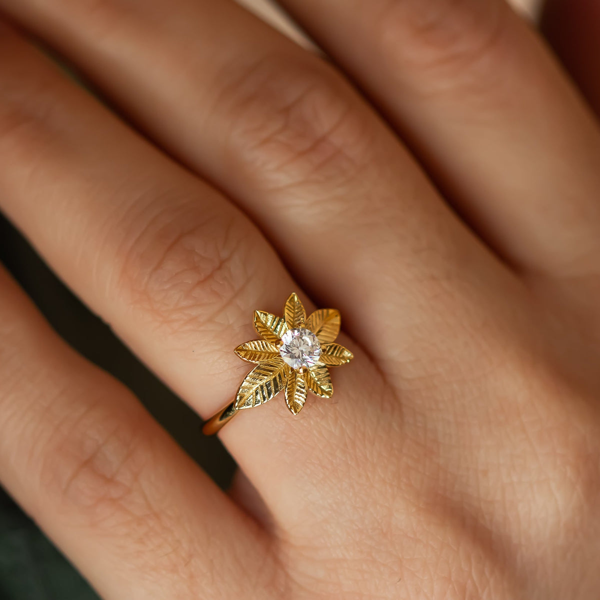 Leaf diamond ring, nature inspired diamond ring, yellow gold leaves engagement ring