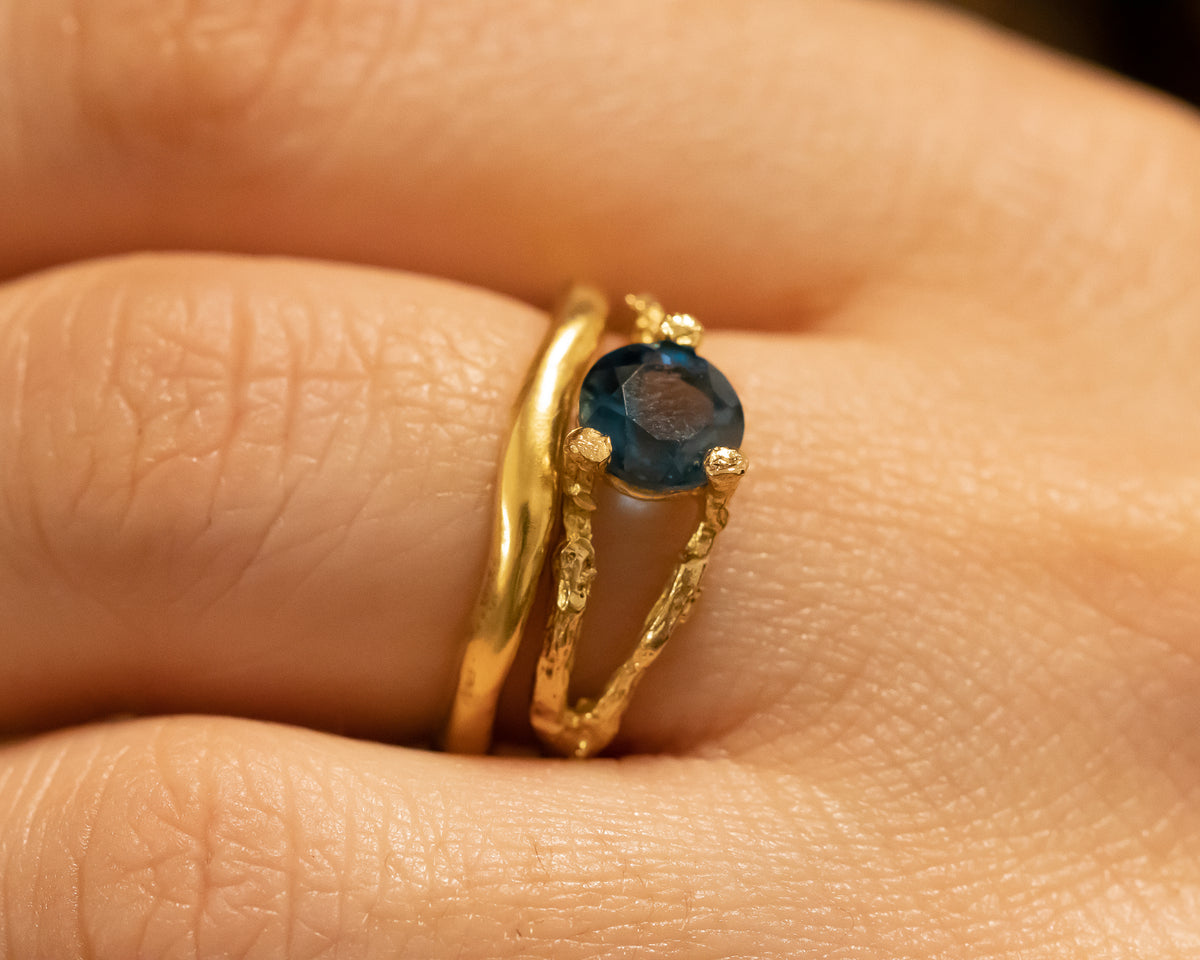 Minimalist Sculptured Gold Wedding Band