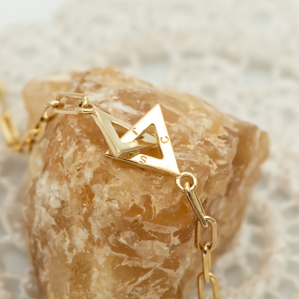 14K gold Jewish bracelet with interlocking triangles