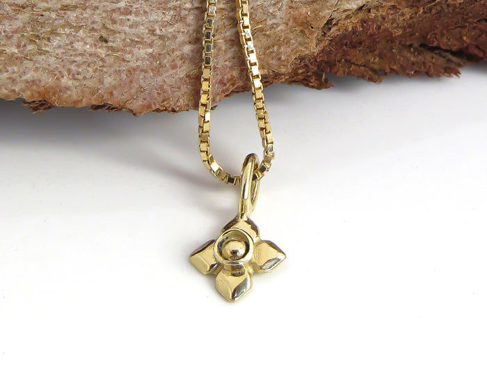 Tiny Flower Necklace