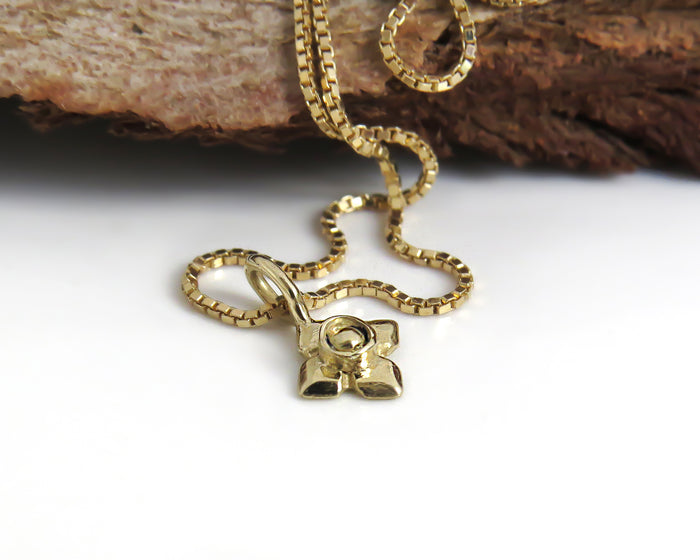 Tiny Flower Necklace