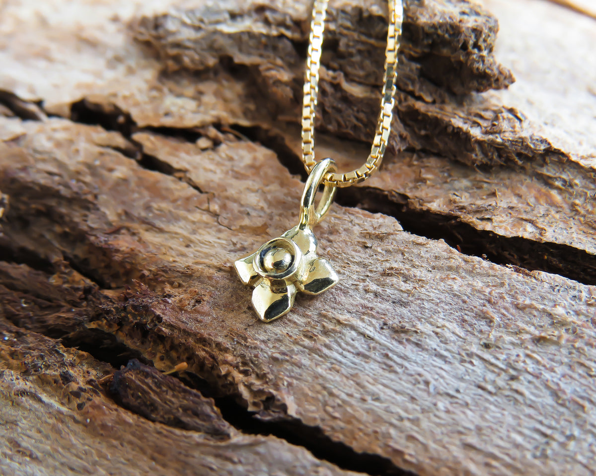 Tiny Flower Necklace