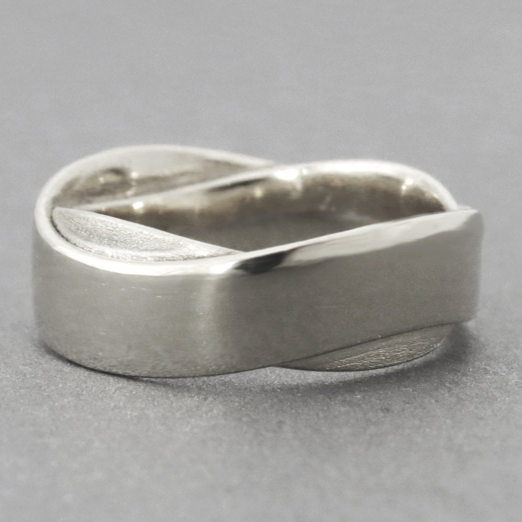 Infinity mobius men wedding band 
