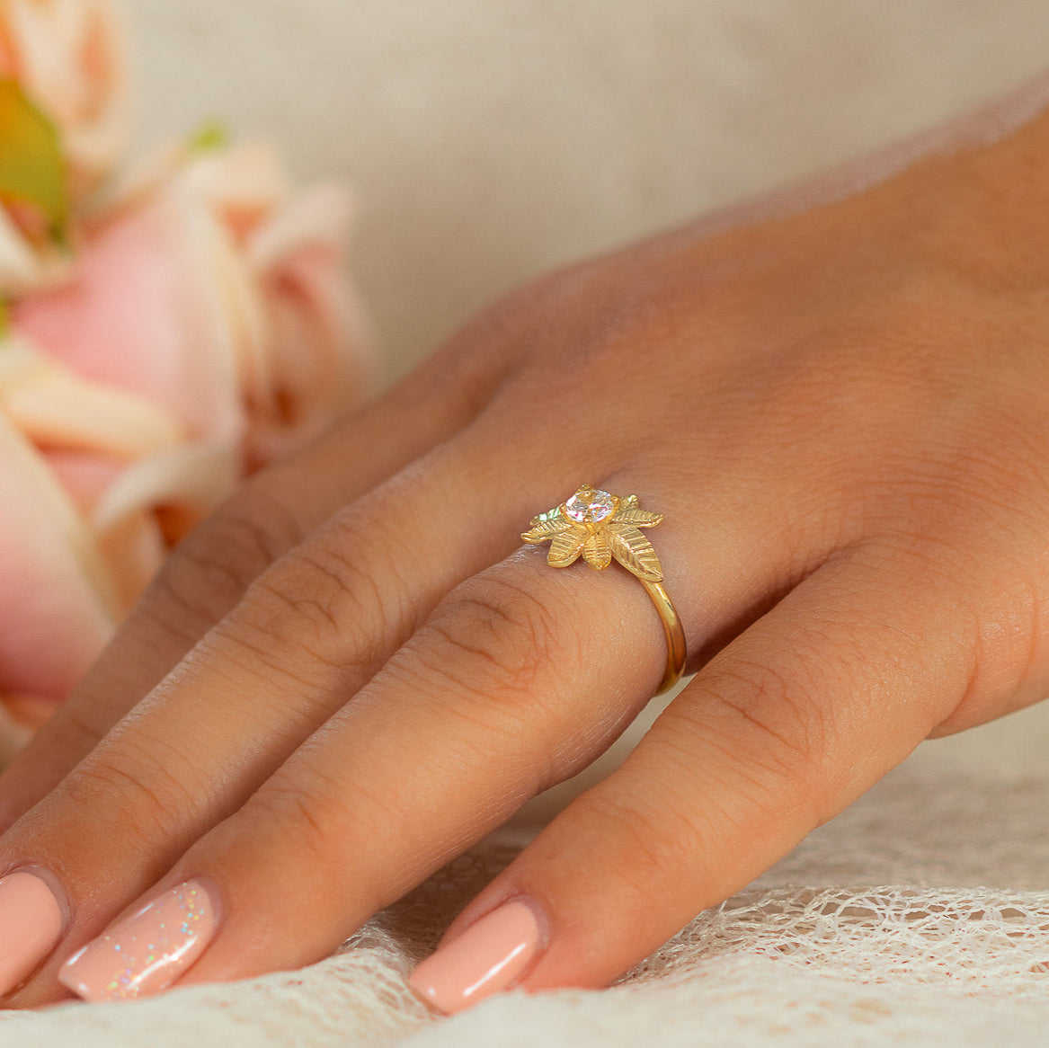 Leaf diamond ring, nature inspired diamond ring, yellow gold leaves engagement ring