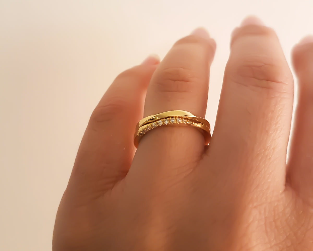 Mobius His & Hers Matching Wedding Bands
