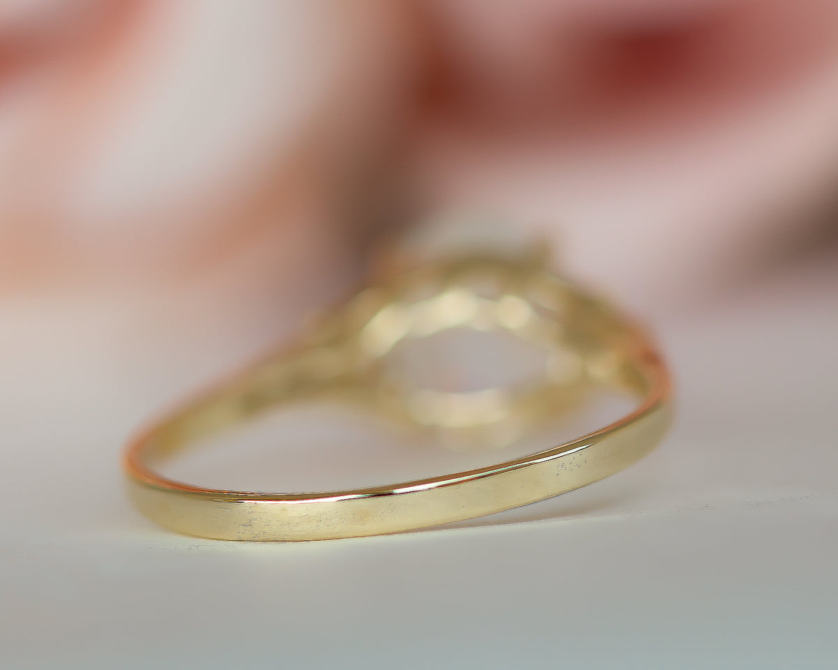 Vintage Oval Moonstone Ring