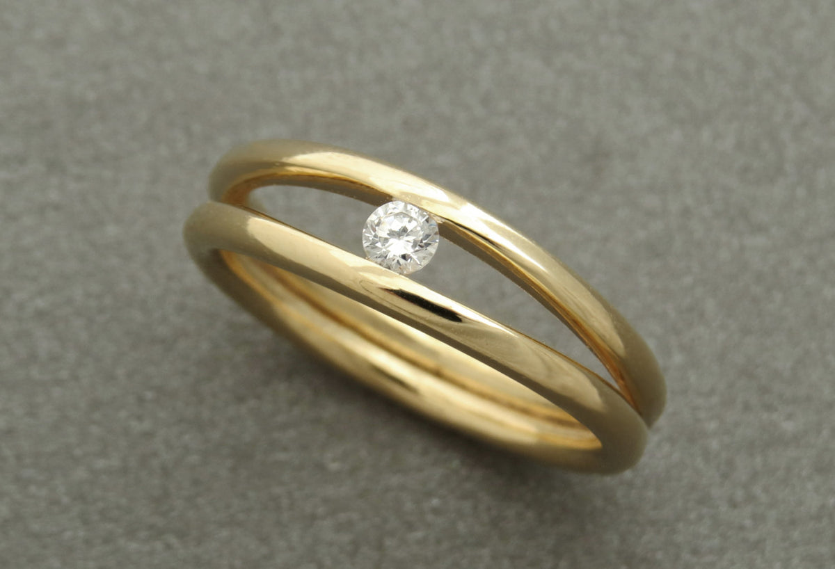 Natural diamond ring in 14k yellow gold