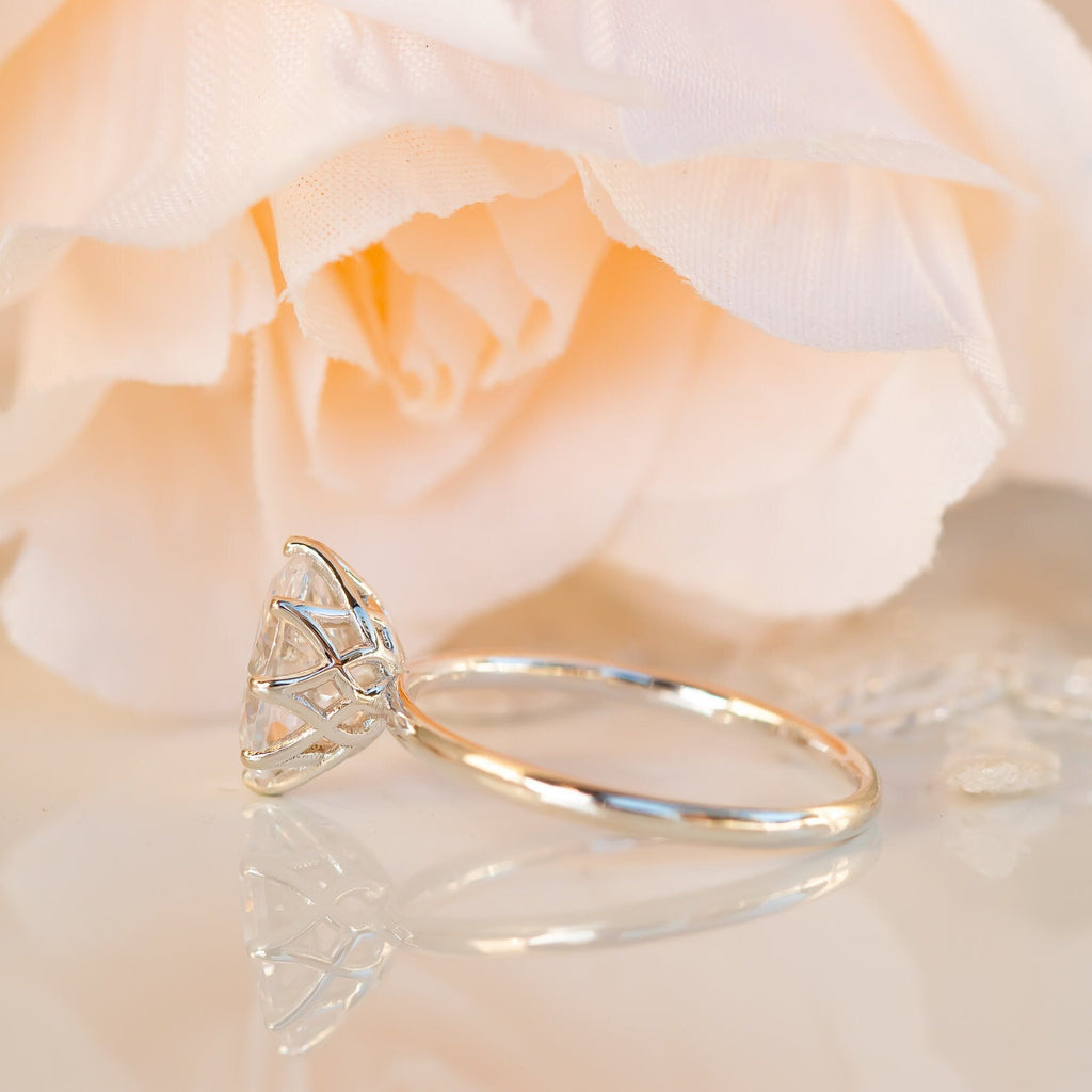 Oval diamond Ring, Oval Engagement Ring, 2 ct diamond Engagement Ring, Oval diamond Engagement Ring, 2 Carat diamond Ring