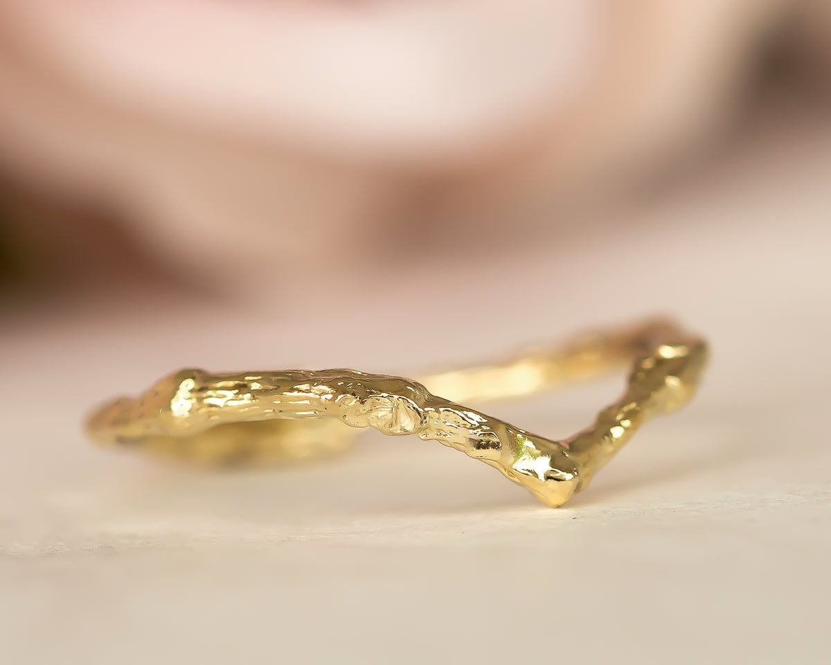 Twig Chevron V Gold Ring