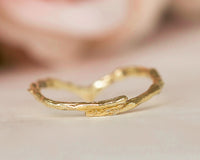 Twig Chevron V Gold Ring