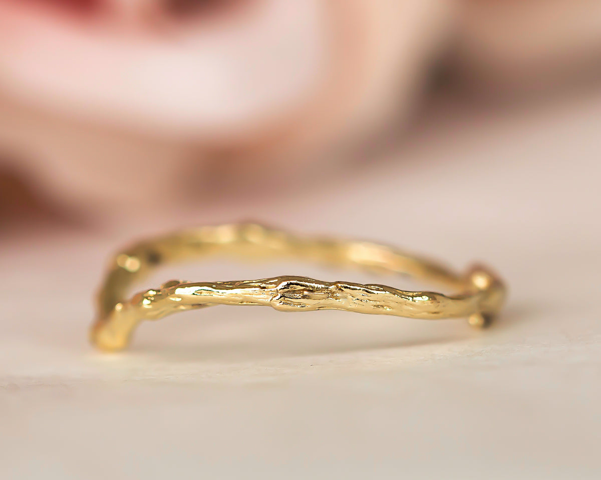 Twig Chevron V Gold Ring