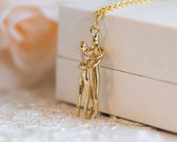 Gold Couple Pendant Necklace - Sivan Lotan Jewelry -   תליון זוג מחובק - סיון לוטן - תכשיטים בעיצוב אישי - תכשיטים מעוצבים - שרשרת זהב