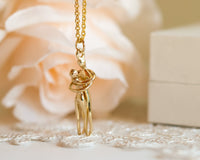 Gold Couple Pendant Necklace - Sivan Lotan Jewelry -   תליון זוג מחובק - סיון לוטן - תכשיטים בעיצוב אישי - תכשיטים מעוצבים - שרשרת זהב