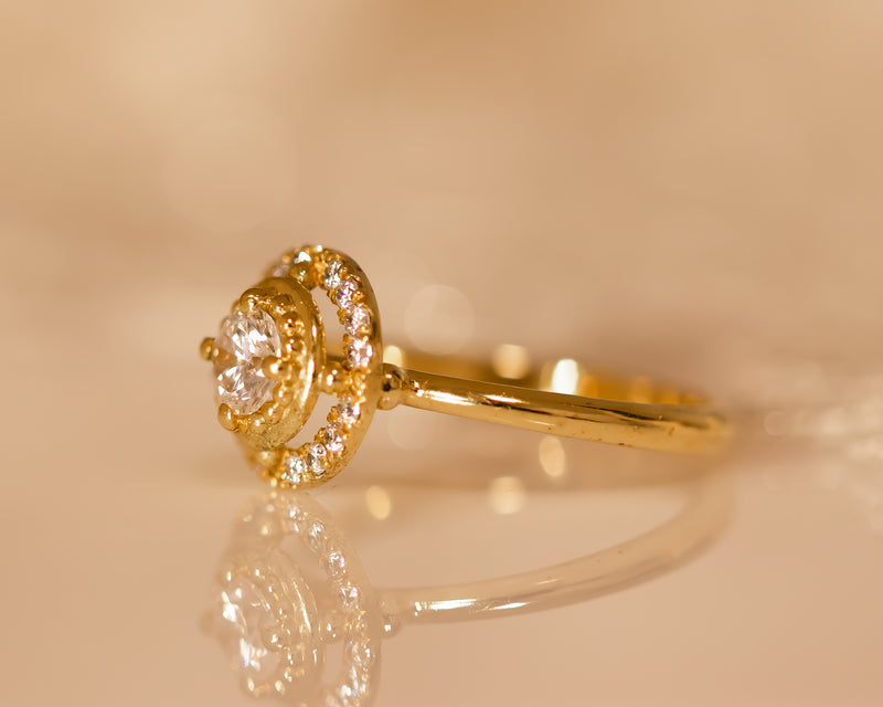 טבעת אירוסין יהלום היילו קלאסית