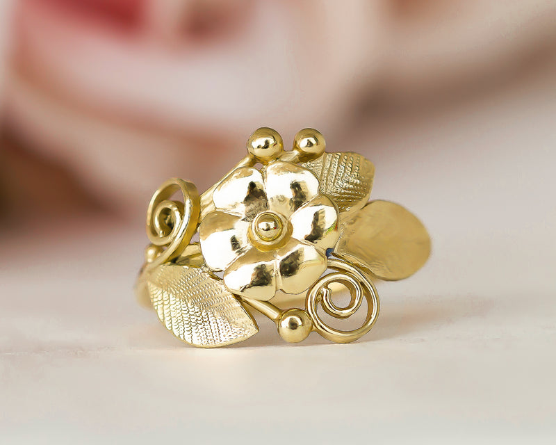 Flower and Leaves Wreath Gold Ring