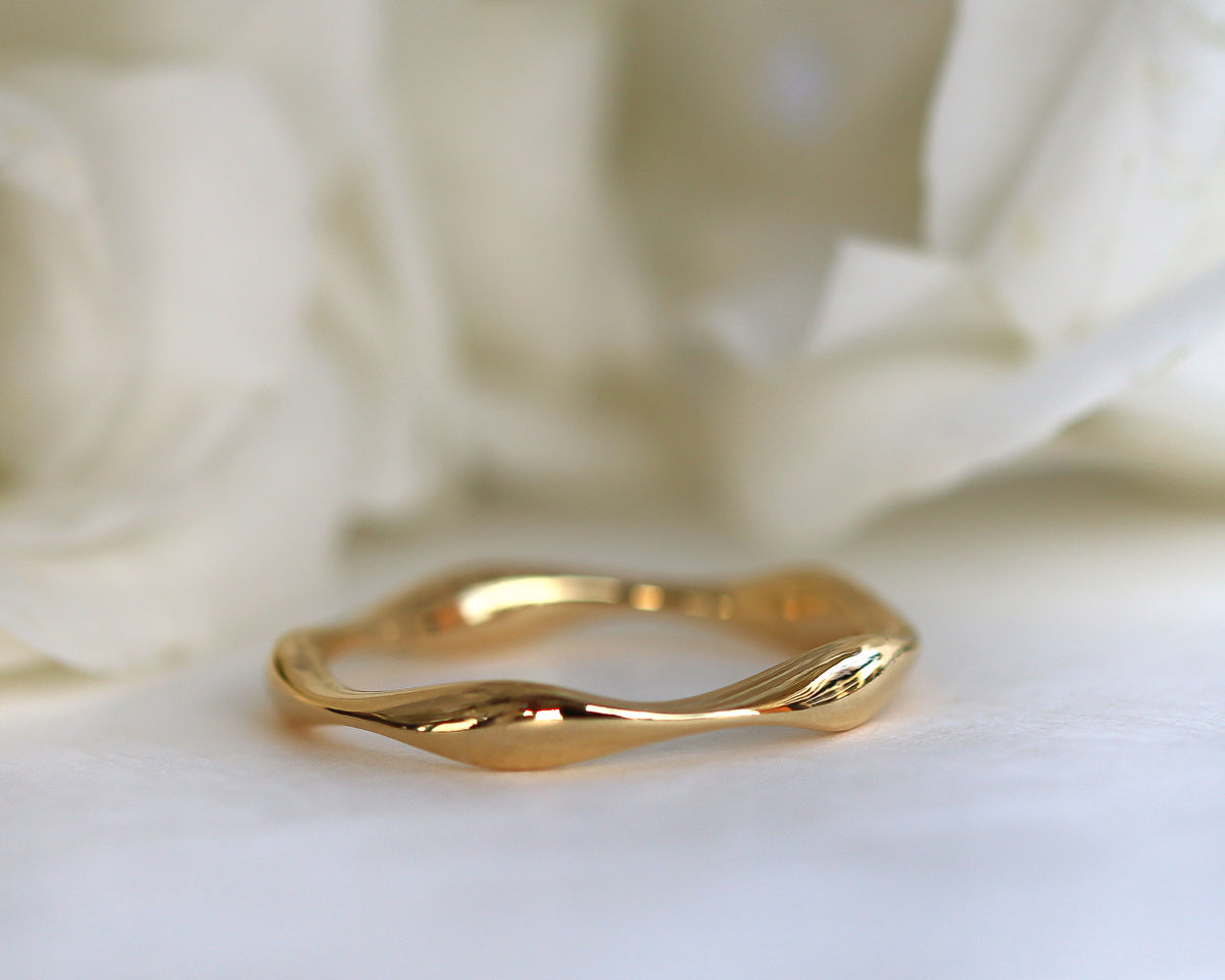 Unique Mobius Wedding Band
