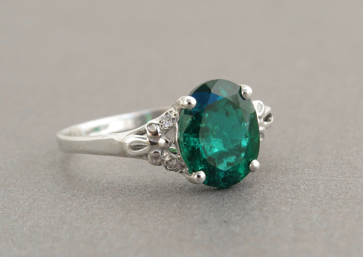 Oval Emerald Ring, Vintage Emerald Engagement Ring, Emerald Gold Ring, Lab Emerald Engagement Ring, Green Gemstone Ring, May Birthstone Ring