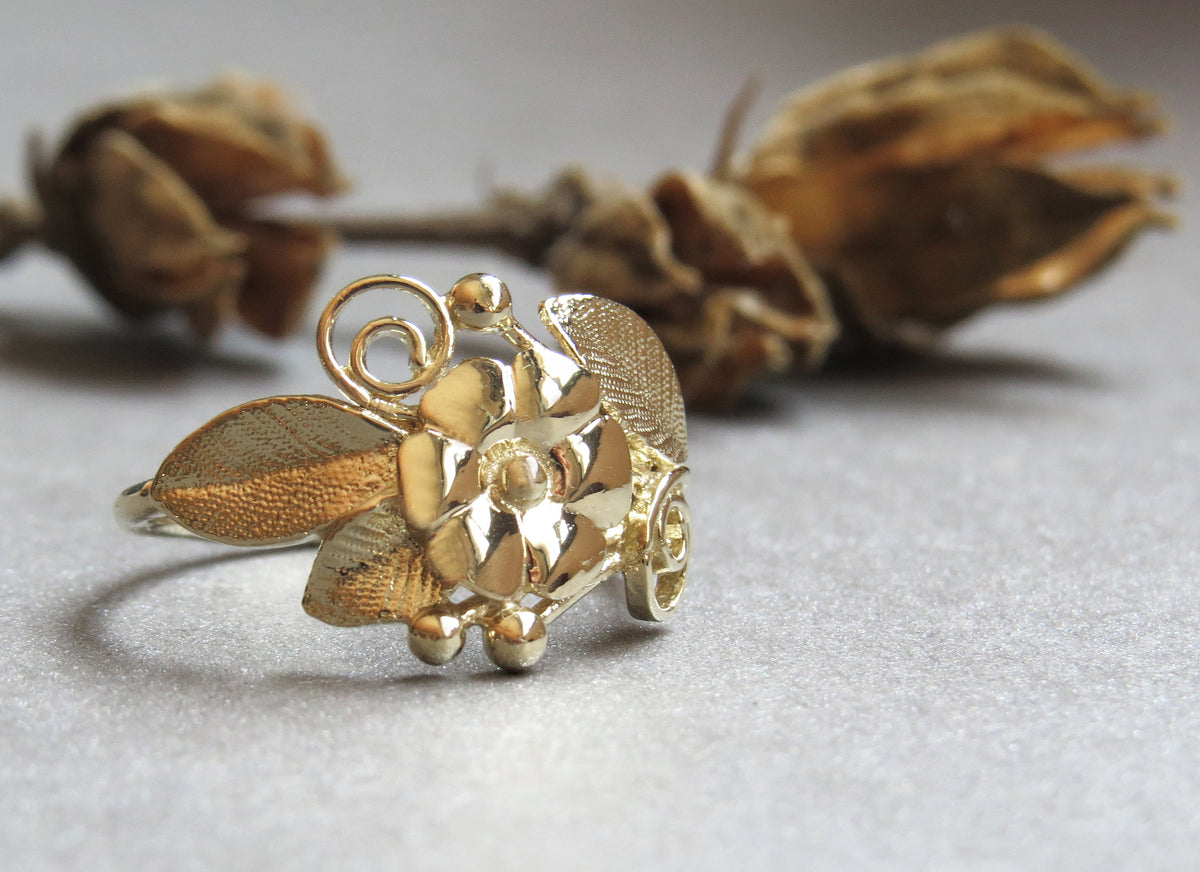 Flower and Leaves Wreath Gold Ring