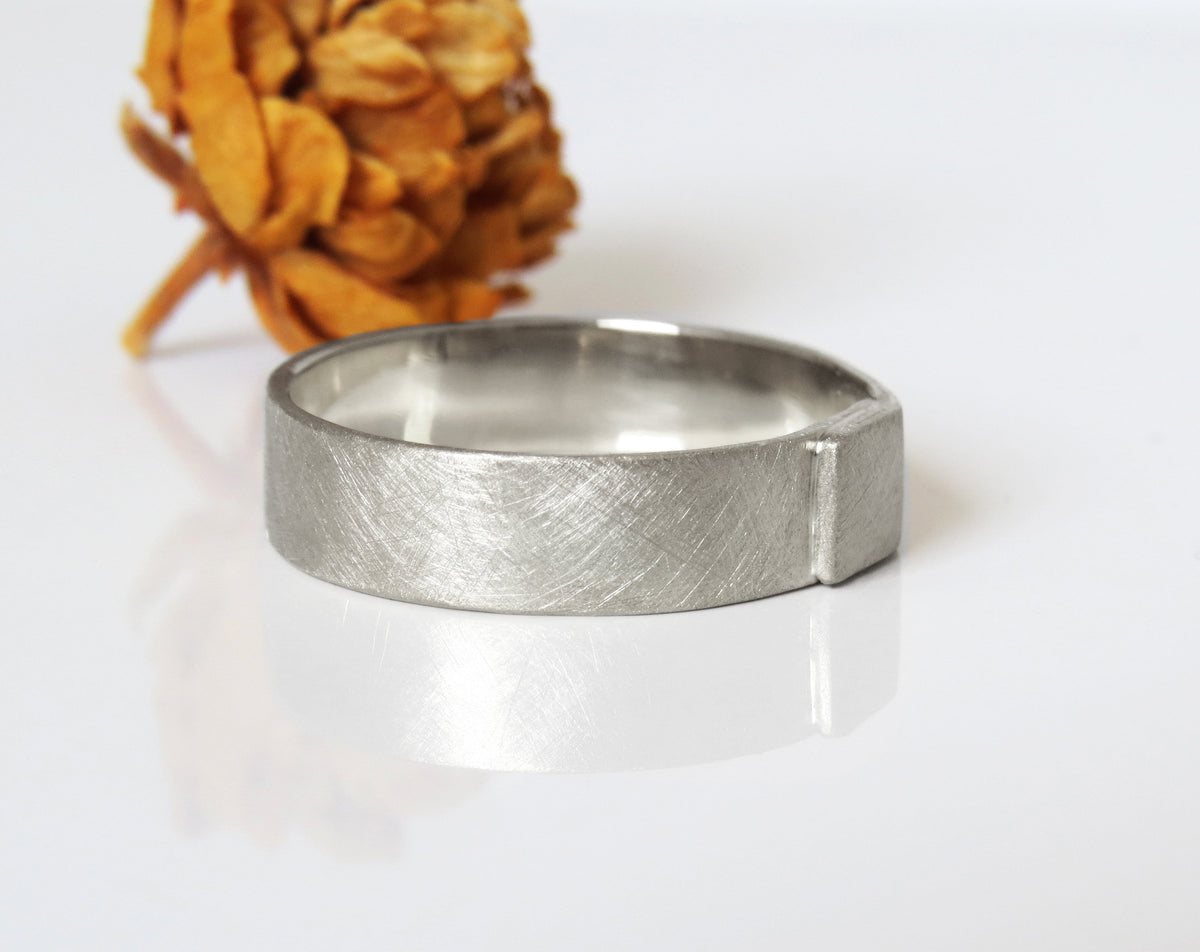 Brushed Men Wedding Band