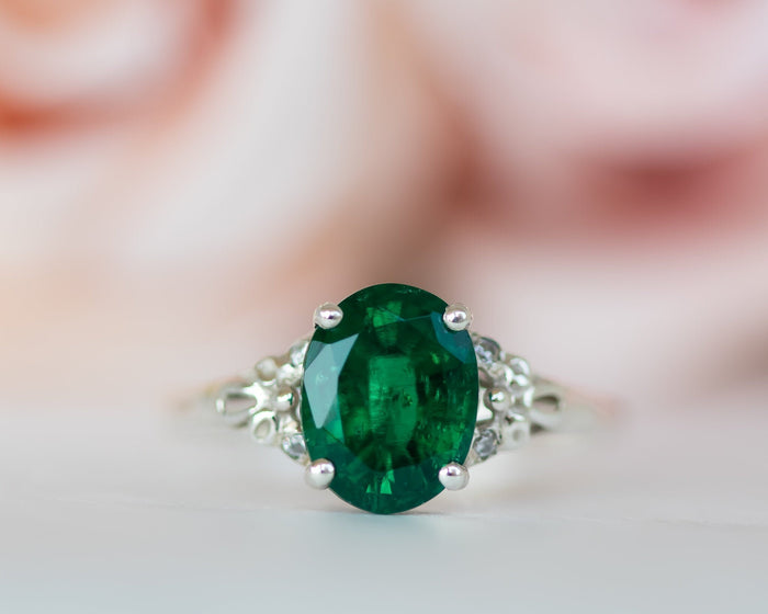 Oval Emerald Ring, Vintage Emerald Engagement Ring, Emerald Gold Ring, Lab Emerald Engagement Ring, Green Gemstone Ring, May Birthstone Ring