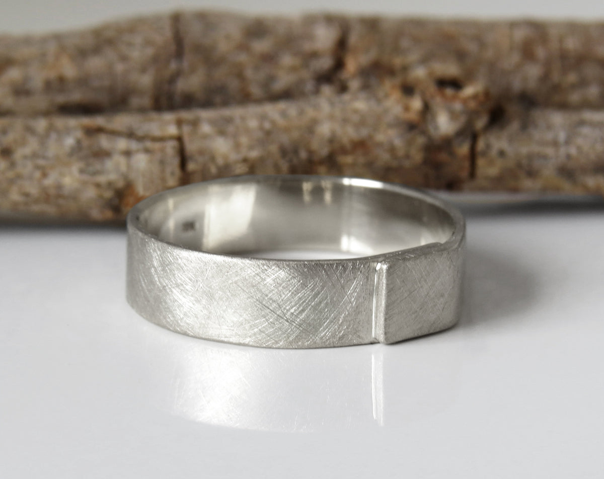 Brushed Men Wedding Band