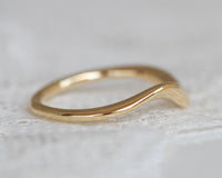 Asymmetrical curved Wedding Band