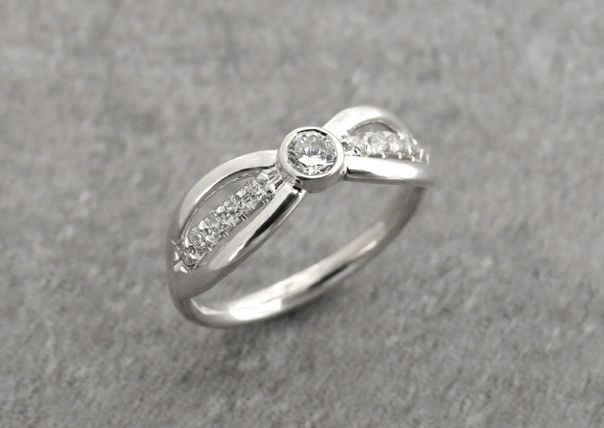 Eternal Flow | Infinity Diamond Ring