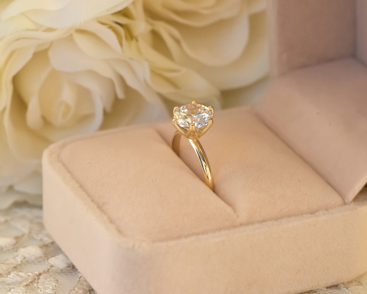 2ct Moissanite engagement ring solitaire engagement ring unique enagement ring gold ring 2 Carat Moissanite Flower Ring - Sivan Lotan Jewelry - סיון לוטן - טבעת אירוסין - טבעת יהלום - טבעת סוליטר