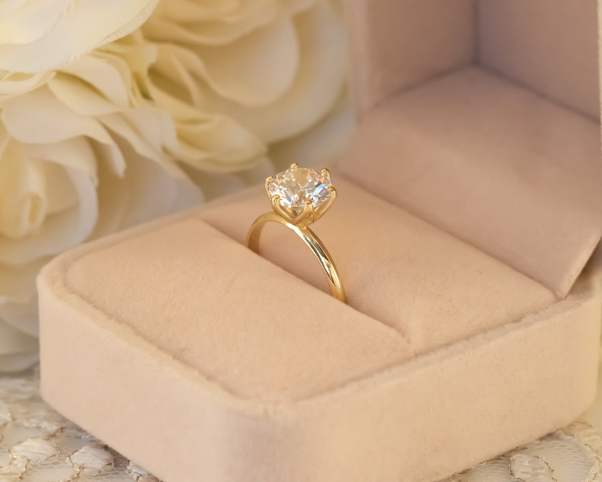2ct Moissanite engagement ring solitaire engagement ring unique enagement ring gold ring 2 Carat Moissanite Flower Ring - Sivan Lotan Jewelry - סיון לוטן - טבעת אירוסין - טבעת יהלום - טבעת סוליטר