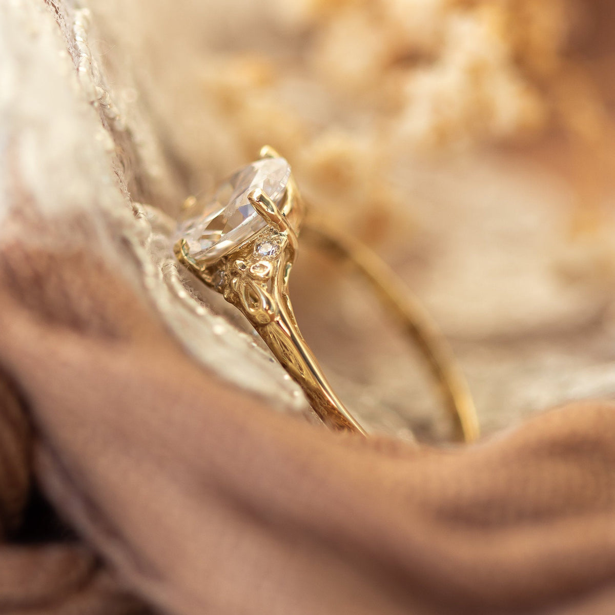 2ct Oval Moissanite Engagement Ring, Vintage Engagement Ring, Moissanite Diamond Gold Ring, Oval Solitaire Moissanite Ring, 2 Carat Ring