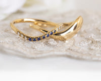  סיון לוטן תכשיטים - Diamond and Sapphire Ring Set, Sapphire eternity band, Diamond eternity band, sapphire wedding set, Diamond wedding ring set, Brudal ring et, Sapphire ring, Diamond wedding band, diamond wave ring, gold wave rings - Sivan Lotan Jewelry - סיון לוטן - טבעת ספיר, טבעת יהלומים, טבעת גל,סט טבעות, טבעת נישואין עם יהלומים, טבעת נישואין עם ספיר, טבעת איטרניטי, טבעת משובצת, טבעת זהב עם אבנים